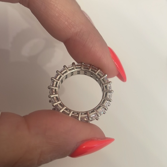 Gorgeous eternity band rings - Picture 5 of 15